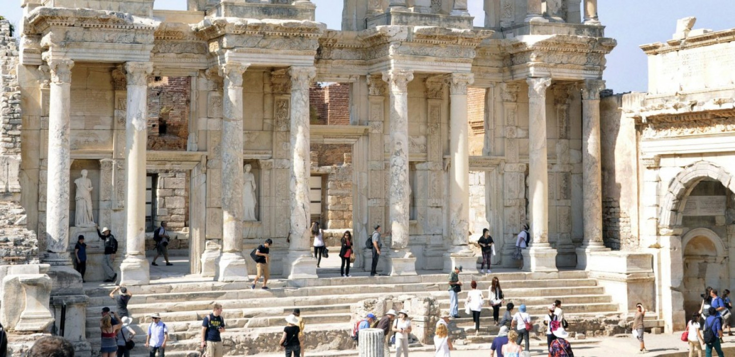 Fassade der Celsus-Bibliothek in Ephesos